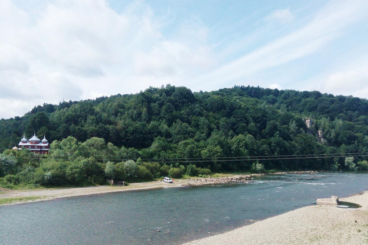 Nizhneye Sinevidnoye Karpaty Viking 모텔 외부 사진
