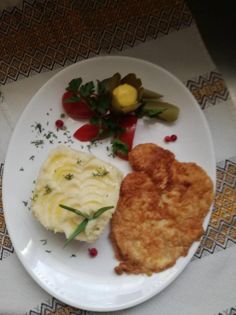 Nizhneye Sinevidnoye Karpaty Viking 모텔 외부 사진